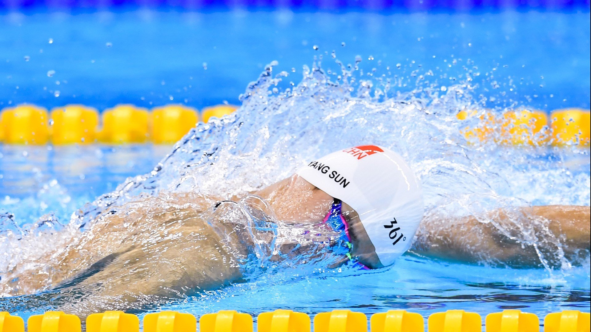 _精彩瞬间剪辑：运动员的绝佳得分集锦_，运动员的精彩瞬间图片